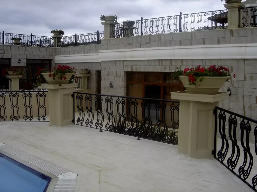 Balkon korkuluu