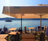 Cafe şemsiyesi