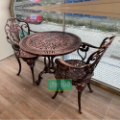 2 kişilik dış mekan bahçe, balkon için alüminyum döküm ferforje kollu gül figürlü bakır eskitme yuvarlak masa sandalye takımı