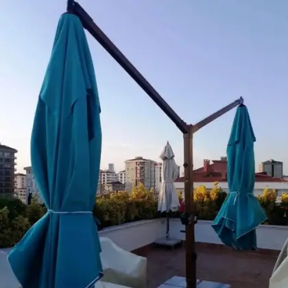 Çift başlı şemsiye kapalı