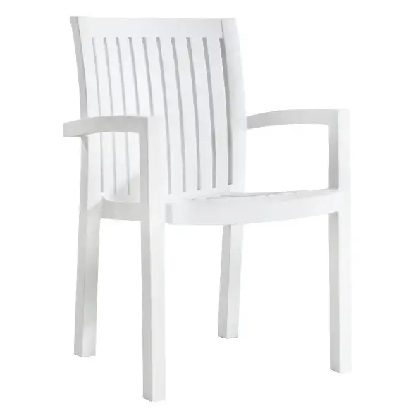 Beyaz plastik sandalye