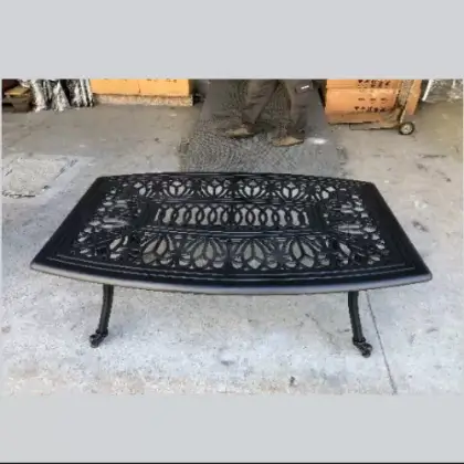 Ksa sehpa tipi alminyum dkm d mekan bahe iin ferforje masa modeli