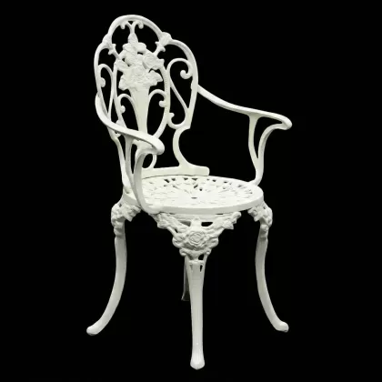 Kollu gül figürlü döküm sandalye süt
