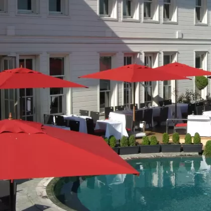 200x200 cm ahşap iakeletli havuz şemsiyesi