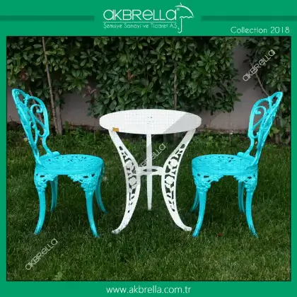 Çiçekli balkon takımı